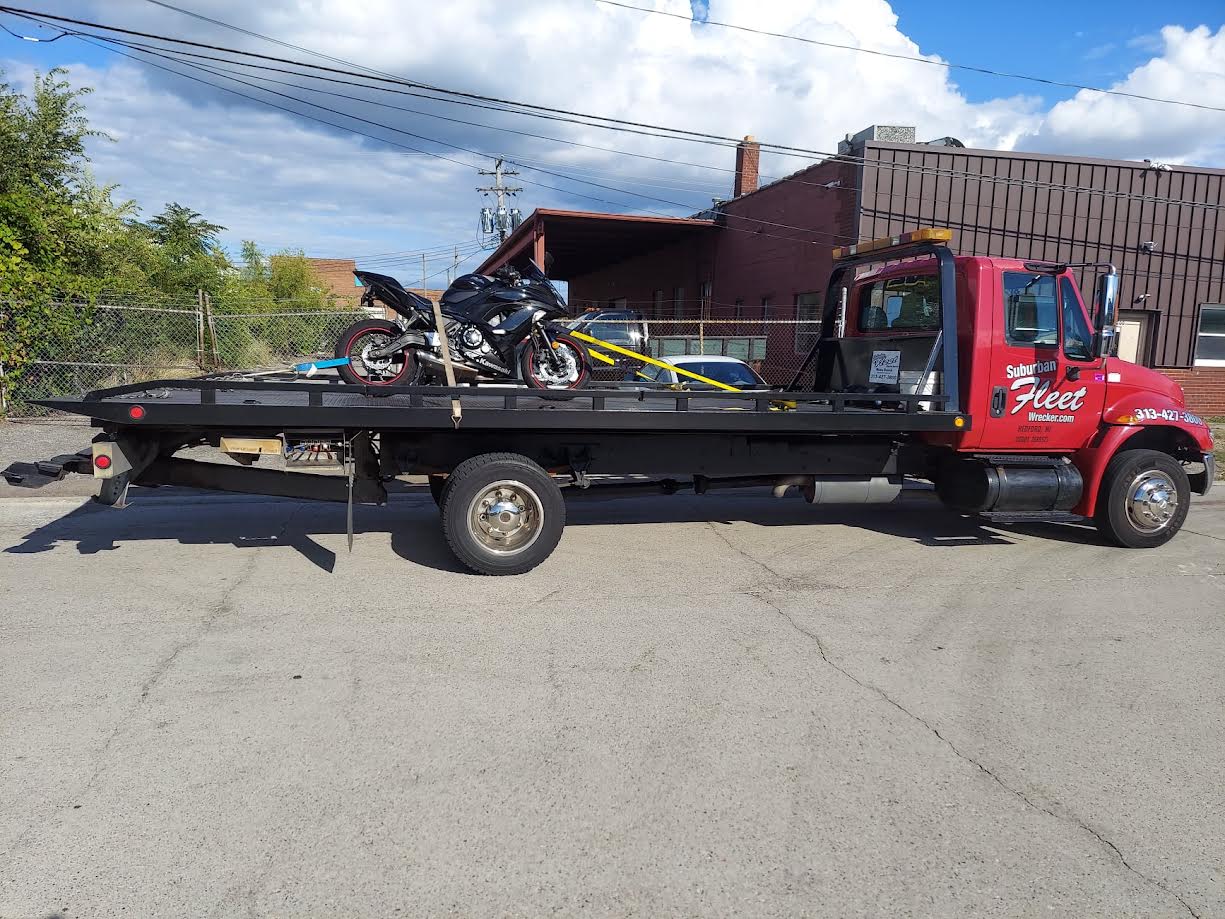 Suburban Fleet Wrecker 2 (1)